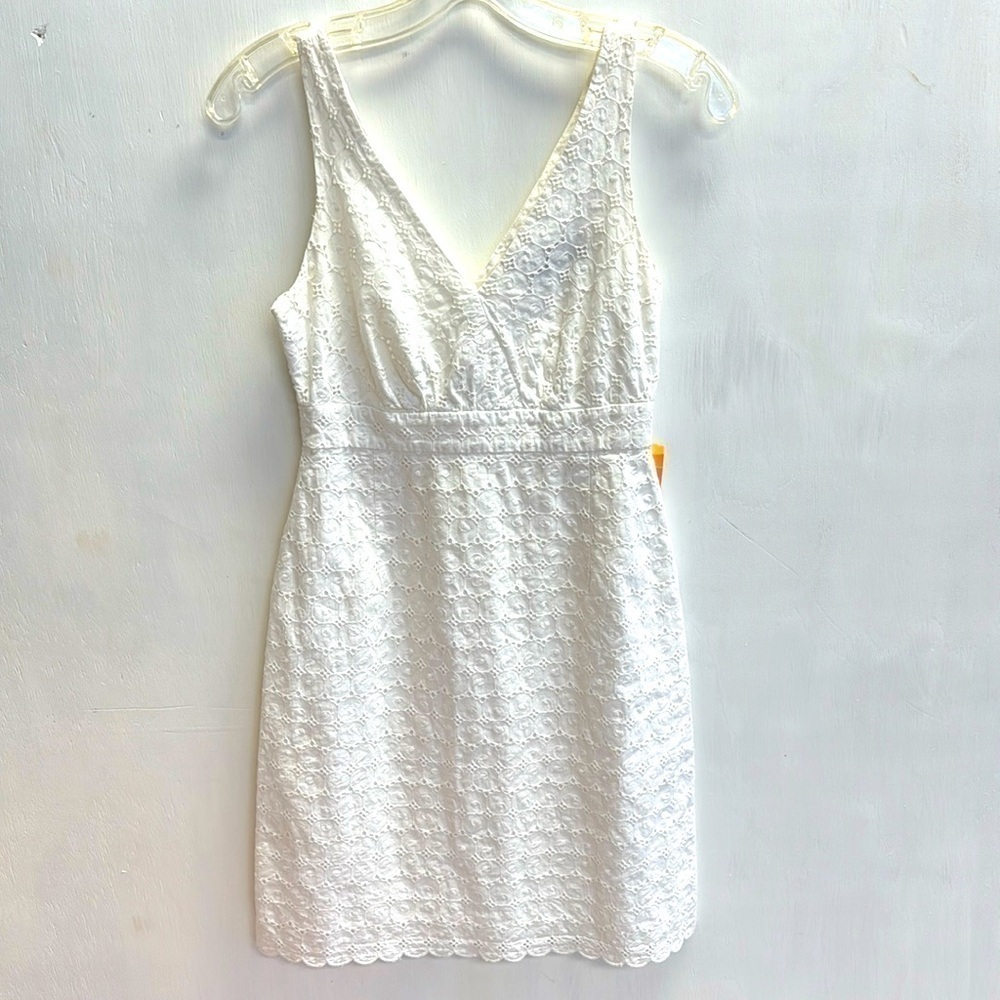 Vineyard Vines eyelet vneck dress